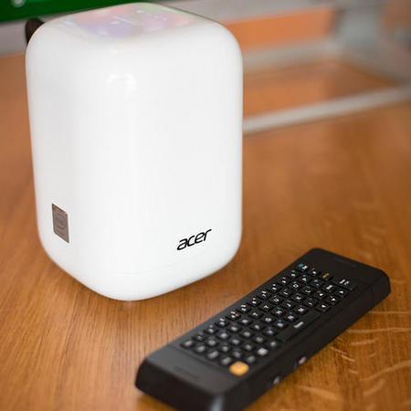 Refurbished Acer Revo One RL85 Core i3-4005U 1.7GHz 4GB 2TB Win8.1 Mini Desktop PC in White