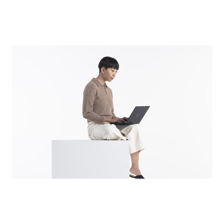 Microsoft Surface Laptop 4 Core i7-1185G7 32GB 1TB 13Inch Windows 10 Pro Touchscreen Laptop - Black