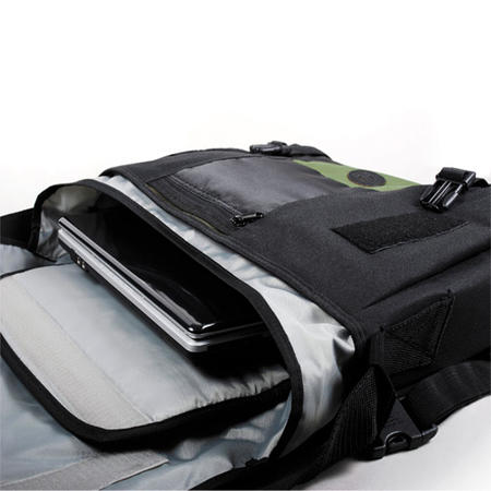 Pakuma Choroka 15.4" Laptop Messenger Bag - Black/Green