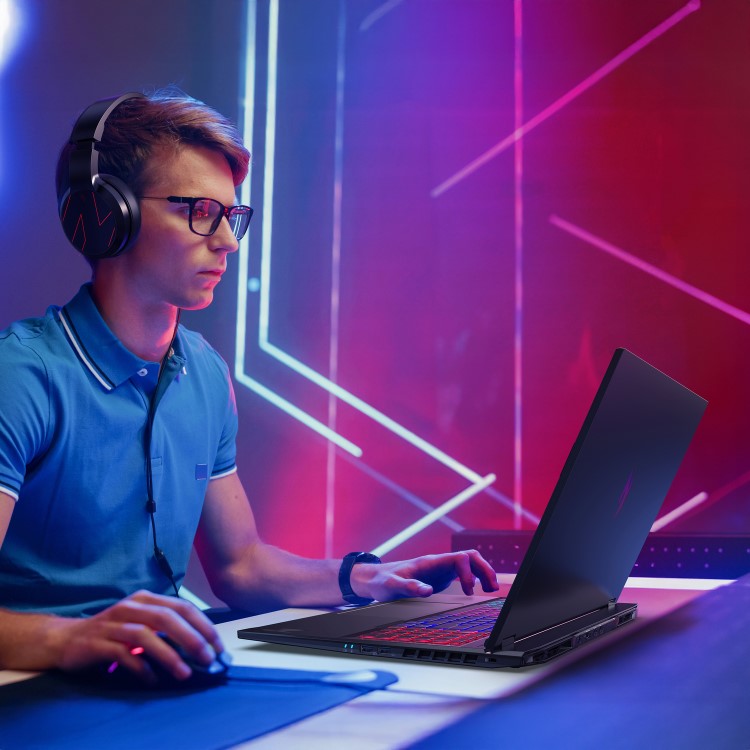 Acer Nitro 18 AMD Ryzen AI 7 16GB RAM 1TB SSD RTX 5070 Ti 165Hz 18 Inch Windows 11 Gaming Laptop