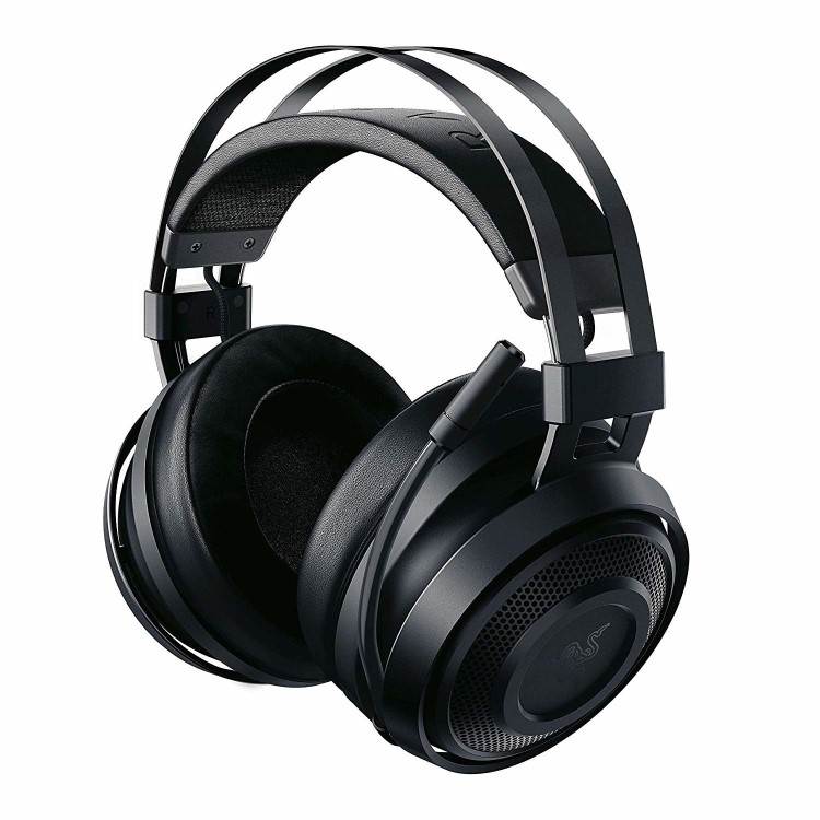 Box Opened Razer Nari Essential 7.1 W/L -Headset