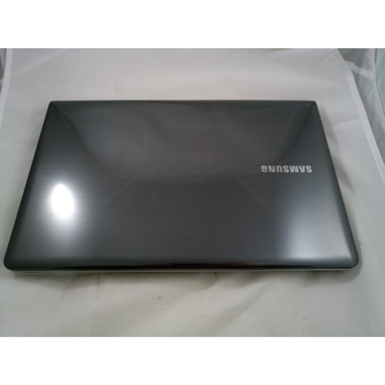 Refurbished SAMSUNG NP355V5C AMD A8 6GB 750GB 15.6 Inch Windows 10 Laptop