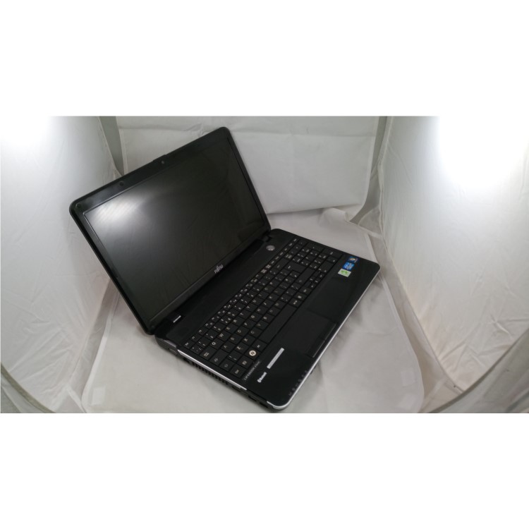 Refurbished Fujitsu LIFEBOOK AH531 Core i5 2450M 4 GB 720GB DVD-RW 15.6 Inch Window 10 Laptop