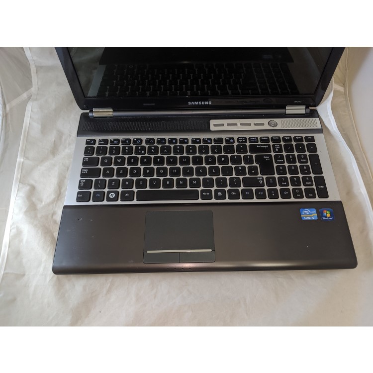 Refurbished Samsung RF511 Core i5 8GB 1TB 15.6 Inch DVD Windows 10 Laptop