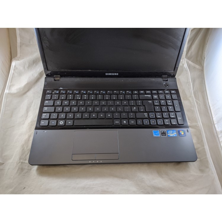 Refurbished Samsung 300E Core i5 2310M DVD-RW 15.6 Inch Windows 10 Laptop