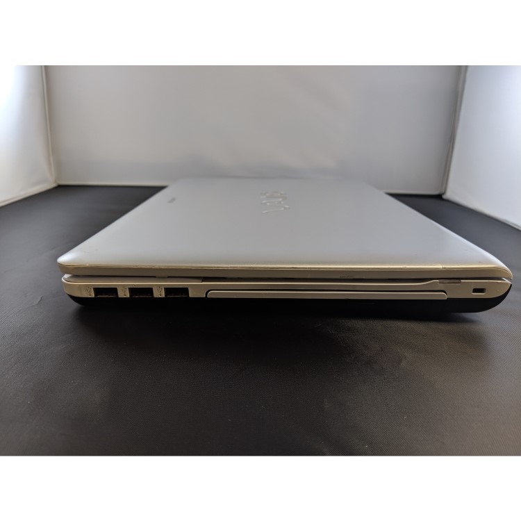 Refurbished Sony VPCEB1E0E Core i3 M330  3GB 320GB 15.6 Inch DVD-RW Windows 10 Laptop