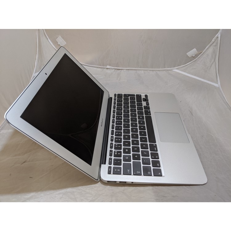 Refurbished Apple Macbook Core M3-7Y32 8GB 256GB SSD 12 Inch Laptop - 2017