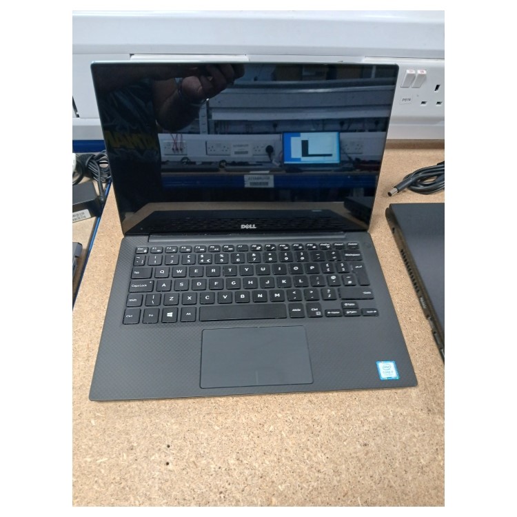 Refurbished Dell XPS 13 9360 Core i7-7500U 16GB RAM 256GB SSD 13.3 Inch Windows 10 Laptop