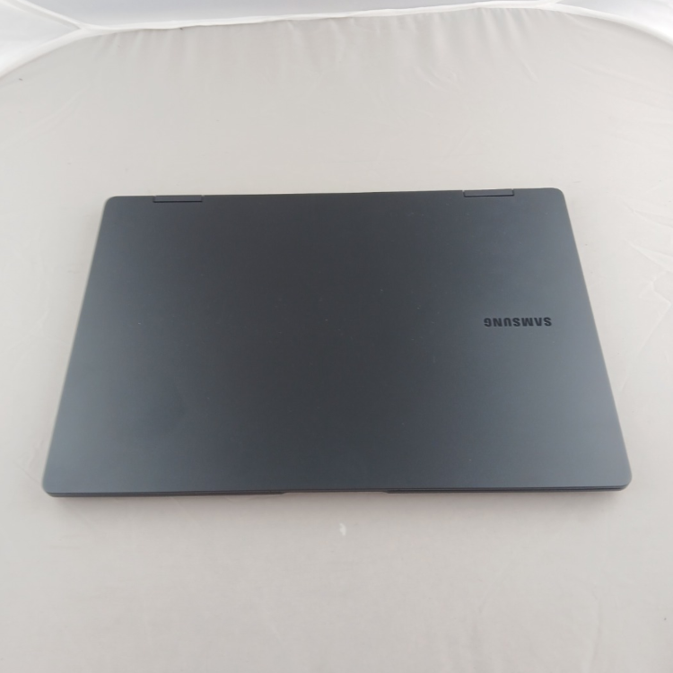Refurbished Samsung 730QFG Core i5-1340P 8GB RAM 256GB SSD 13.3 Inch Windows 11 Home Laptop