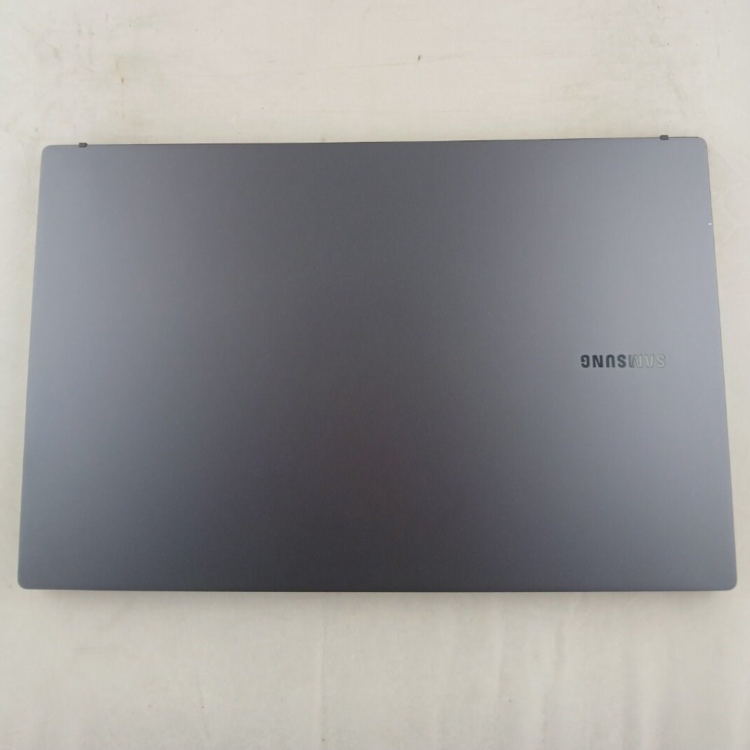 Refurbished Samsung 750XFG Core i7-1355U 8GB RAM 512GB SSD 15.6 Inch Windows 11 Home Laptop