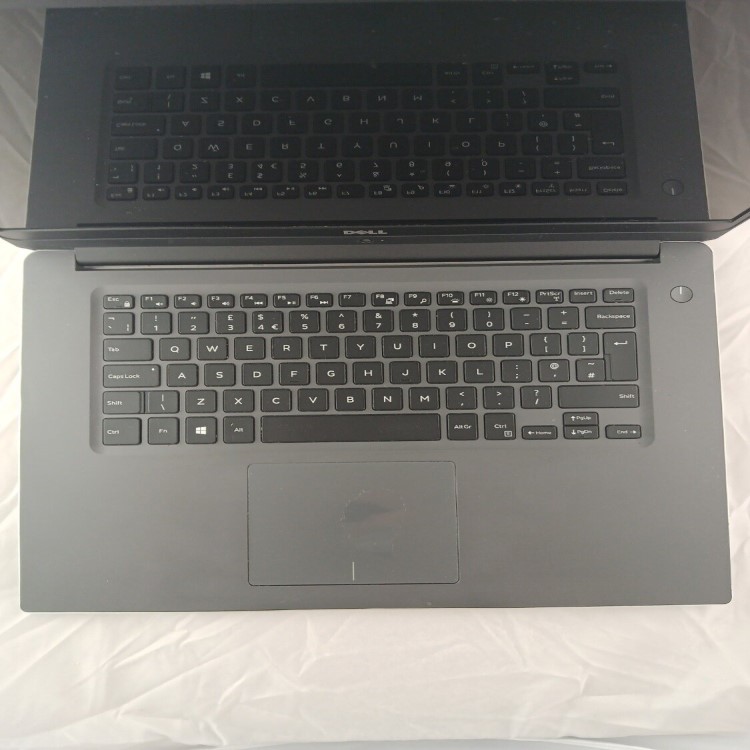 Refurbished Dell Inspiron 7560 Core i5-7200U 8GB RAM 256GB SSD 15.3 Inch Windows 11 Laptop