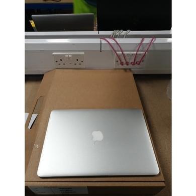 Refurbished Apple Macbook Air 13.3" i5 8GB 128GB SSD - 2017