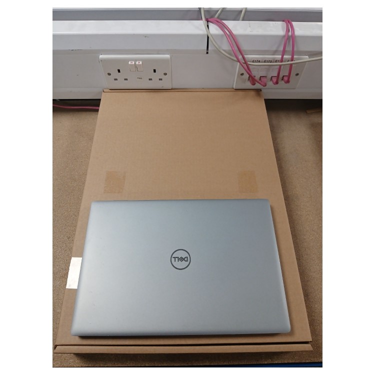 Refurbished Dell Latitude 3330 Core i7-1195G7 8GB RAM 256GB SSD 13.3 Inch Windows 10 Laptop