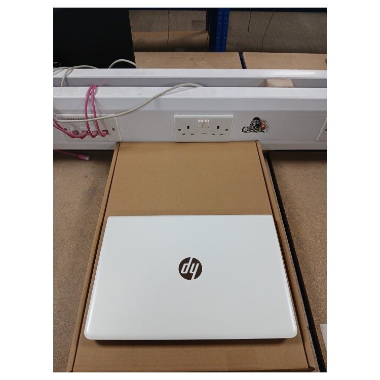 Refurbished HP Pavilion 14-BK0XX Core i3-7100U 8GB RAM 128GB SSD 14 Inch Windows 10 Laptop