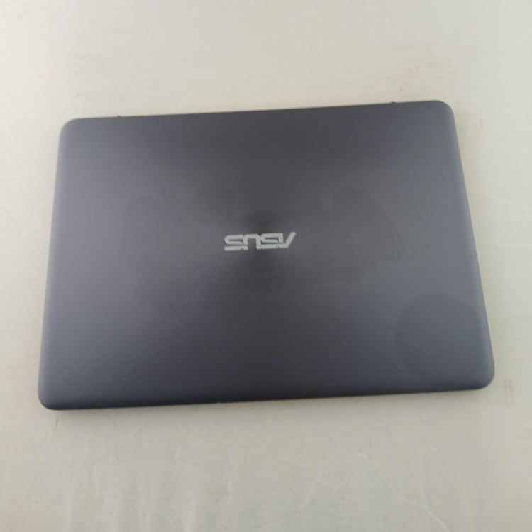 Refurbished ASUS UX305CA Core M3-6Y30 8GB RAM 128GB SSD 13.3 Inch Windows 11 Laptop