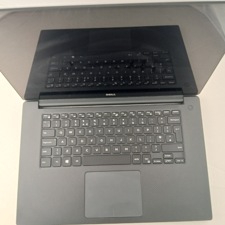 Refurbished Dell XPS 15 9550 Core i7-6700HQ 16GB RAM 512GB SSD 15.6 Inch Windows 11 Laptop