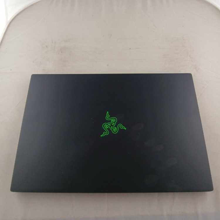 Refurbished Razer Blade 15 RZ09-0369 Core i7-10750H 16GB RAM 512GB SSD RTX 3060 15.6 Inch Windows 11 Home Gaming Laptop