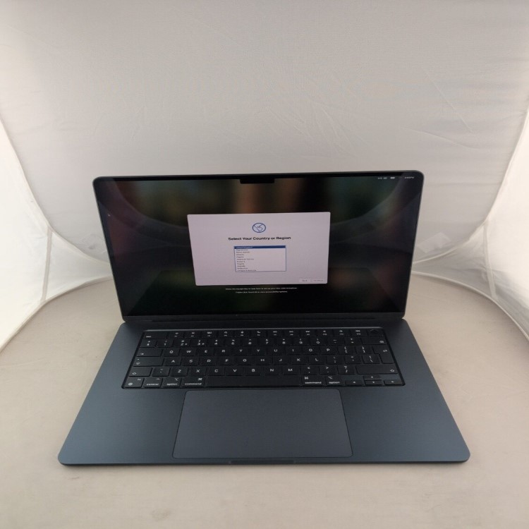Refurbished Apple MacBook Air 13 Inch M3 8GB RAM 256GB SSD 2024 macOS Tahoe