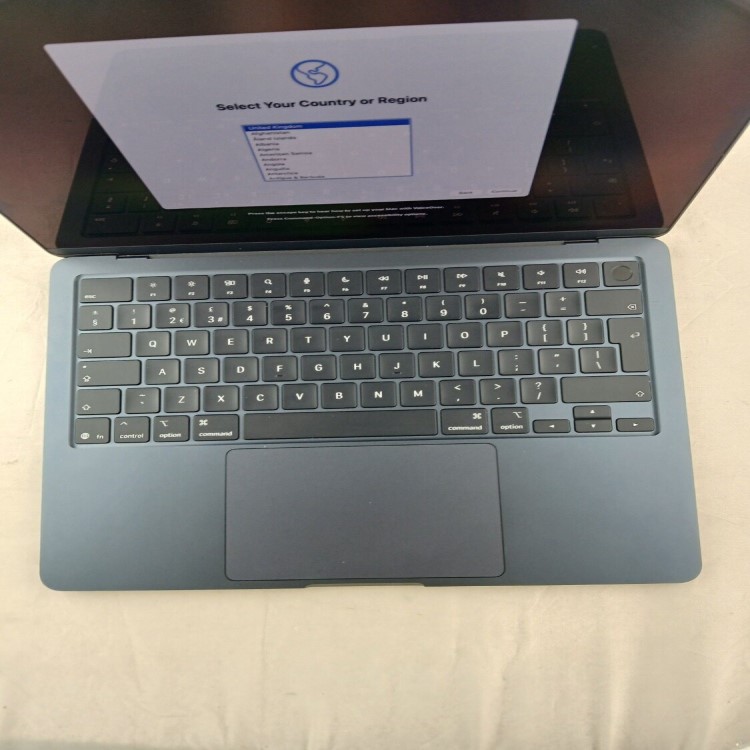 Refurbished Apple Macbook Air 13 Inch M4 16GB RAM 256GB SSD 2025 macOS Sequoia